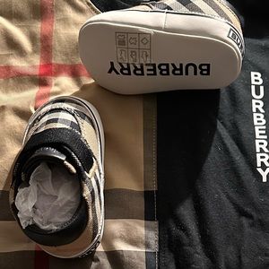 Newborn Burberry shoes excellent condition worn once
